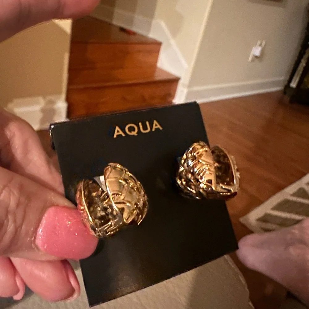 AQUA Puffed Heart Hoop Earrings‎ NWT